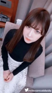 偷拍跳芭蕾舞的漂亮妹纸后台更衣室换芭蕾服 大屁股高叉勒进屁沟的内裤太性感太惹火了